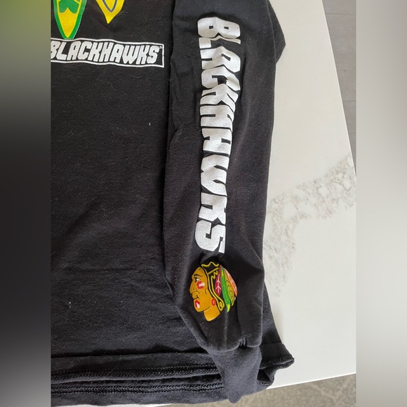 Chicago blackhawks long sleeve shirt.  Cotton & made by majestic.  Size medium - Picture 6 of 8